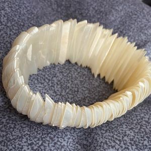 Mother of Pearl ✨ Antique ✨ Shell stretch unique bracelet